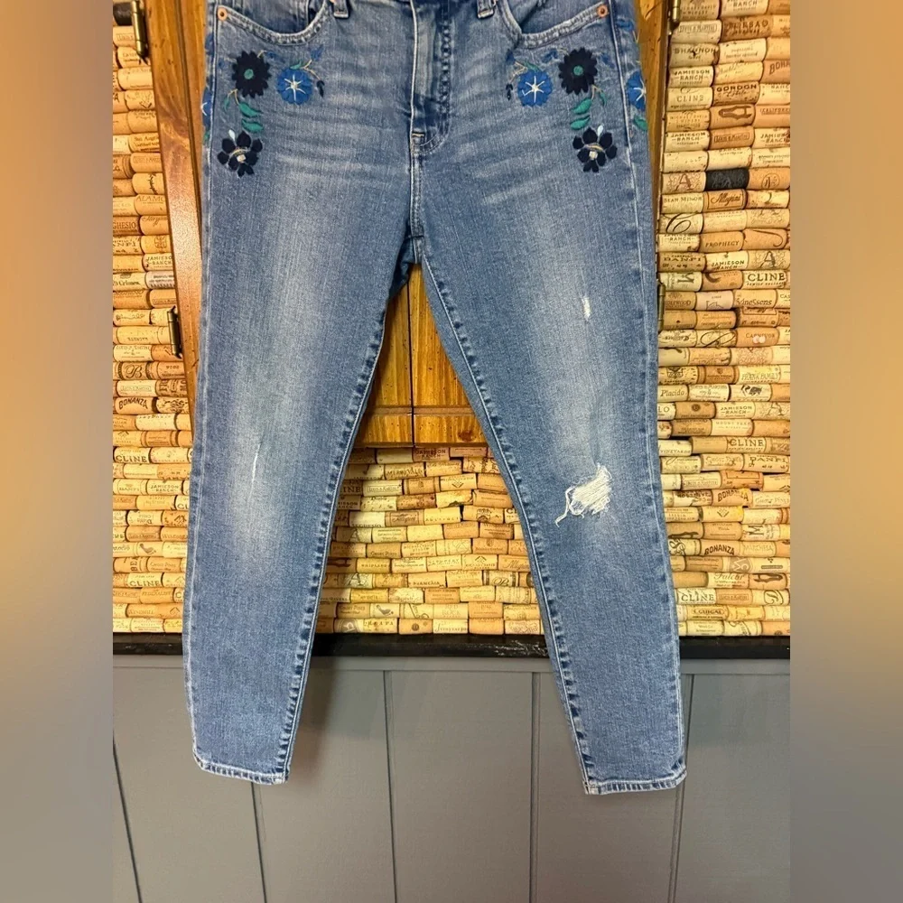 Lucky Brand ORTA Ava Skinny floral Embroidered Distressed ankle Jeans MidWash 27